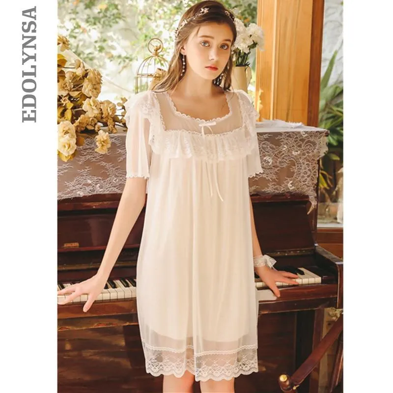 2019 Elegant Summer Sleepwear Vintage Lace Ruffed Cotton Lining Nightgown Cute Honeymoon Nightdress Chemise Bathrobe Female T470