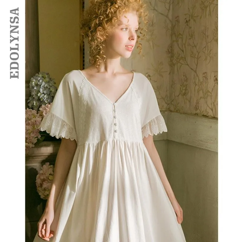 2019 Vintage Nightgown Elegant Lace Patchwork V-Neck Button Front Summer Women Home Wear Night Dress White Cotton Sleepwear T490